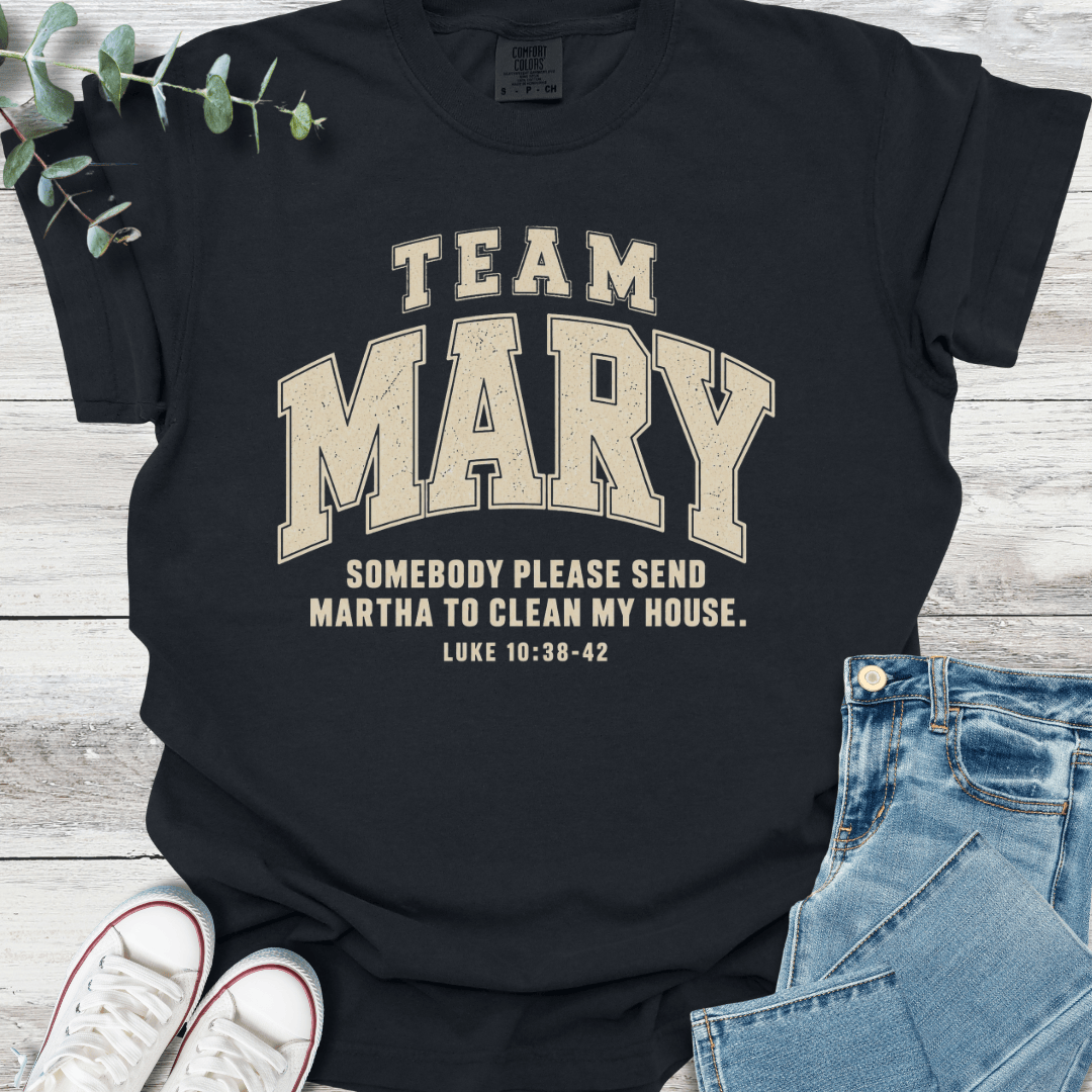 Team Mary T-Shirt - Christian graphic tee