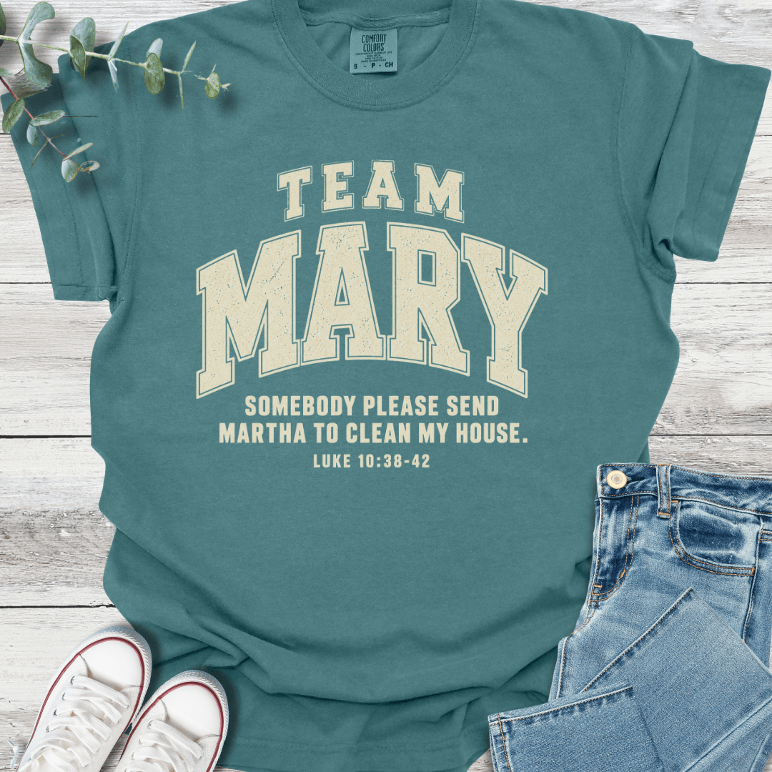 Team Mary T-Shirt - Christian graphic tee