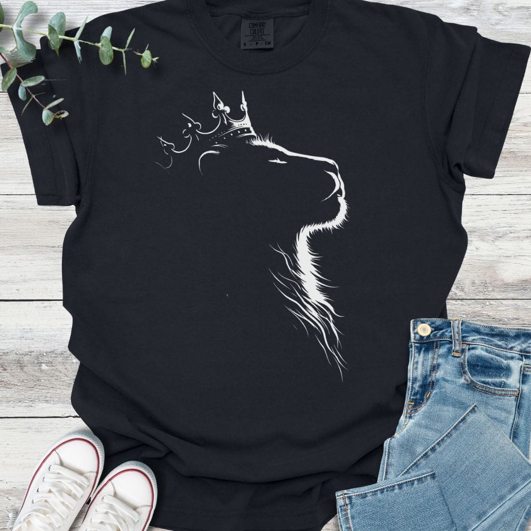 Royal Lion T-shirt in Black - Christian graphic tee