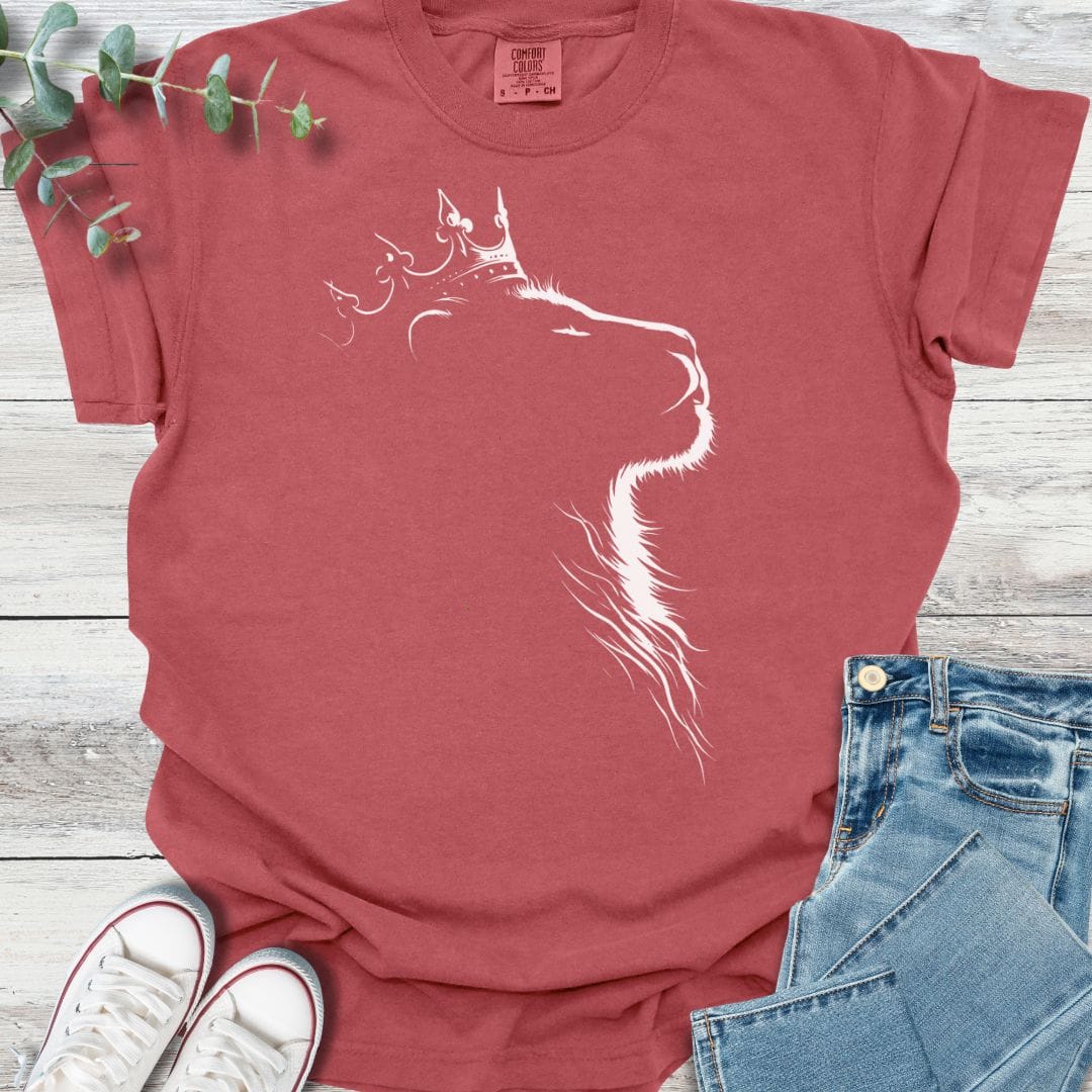 Royal Lion T-shirt in Crimson - Christian graphic tee