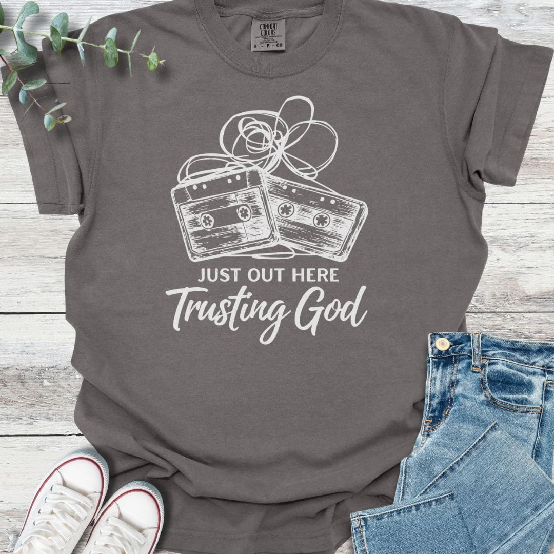 Messy Faith T-Shirt in Pepper - Christian graphic tee