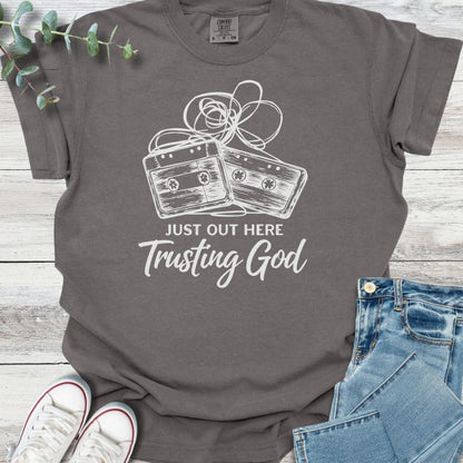 Messy Faith T-Shirt in Pepper - Christian graphic tee