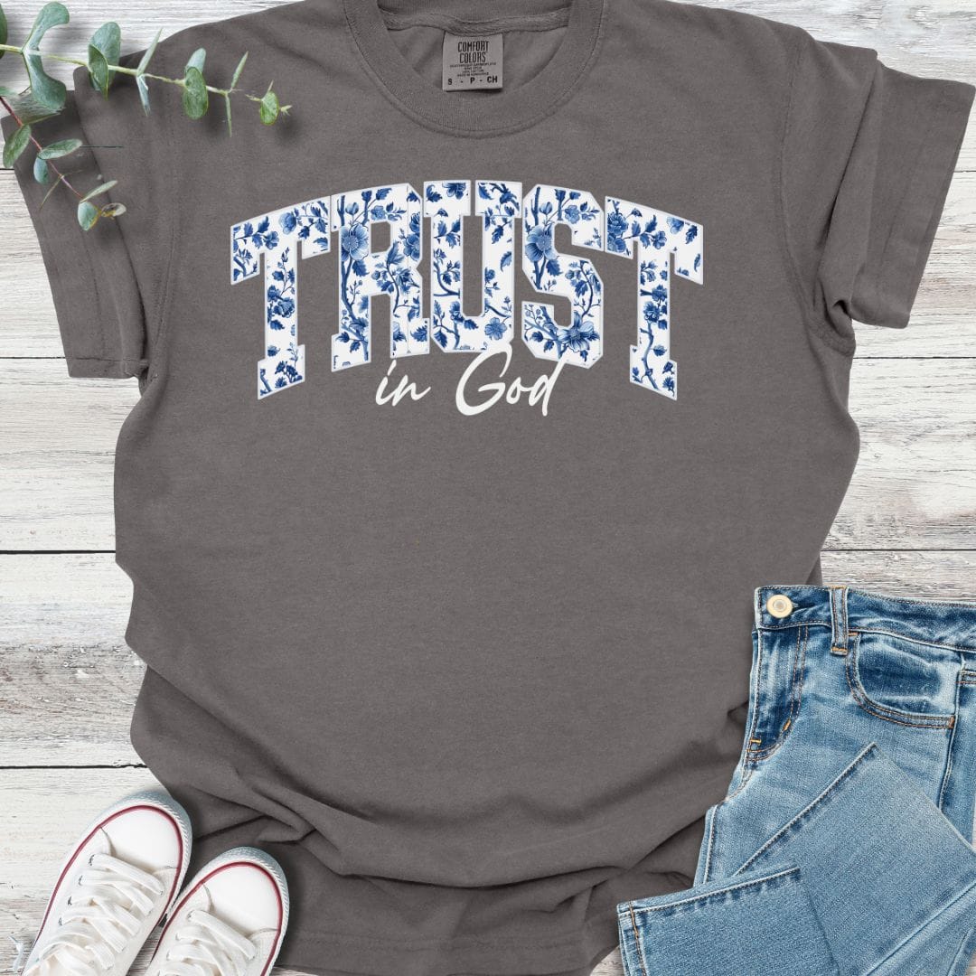 Trust T-shirt in Pepper - Christian graphic tee